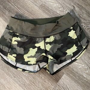 Camo print Lululemon Speed Up High-Rise Lined Short 2.5”